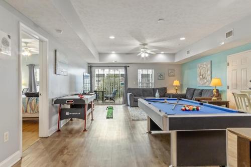 MV105B Myrtle Villa 4BR/3B second row at 704 S Ocean Blvd