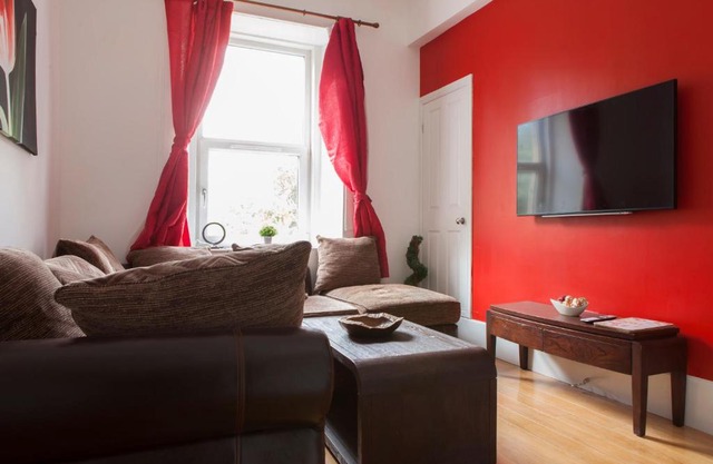 My Meadows, City Centre Apartment, Sunny&Spacious