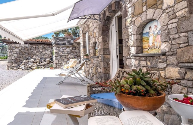 My Rental Homes - Casa Kim with sea view, hot tub and terrace with the barbeque