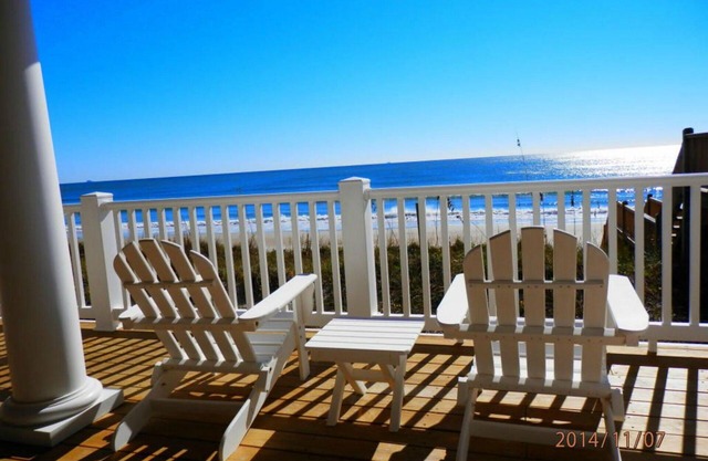 N. Topsail Family-Oriented Beachfront Home Within Walking Distance to Pool