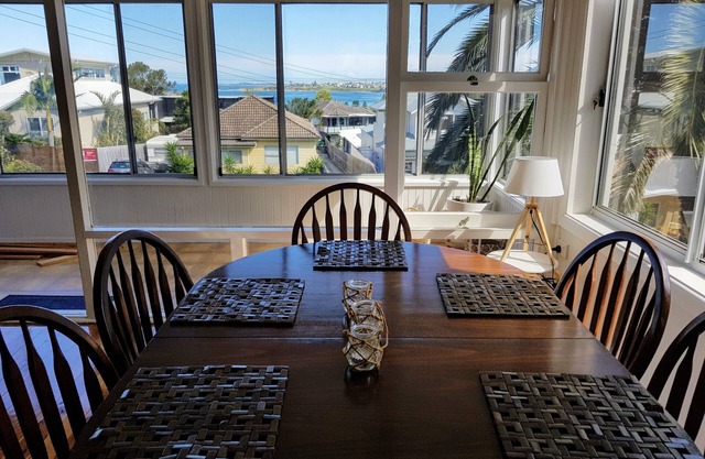 Nan's Cottage on the Coast