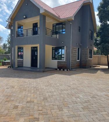 Nanyuki House