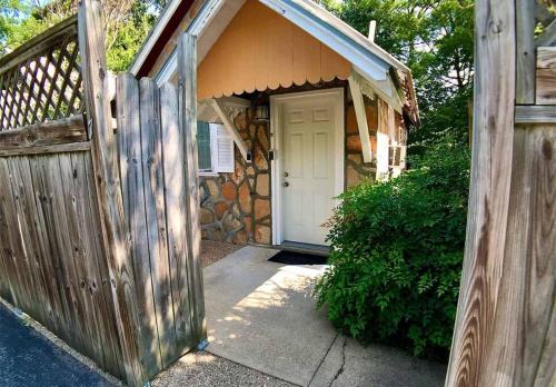 Napa Rock Cottage/#7 Oak Crest