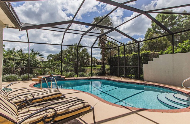 Naples best location, heated pool, close to the beach, gated community .