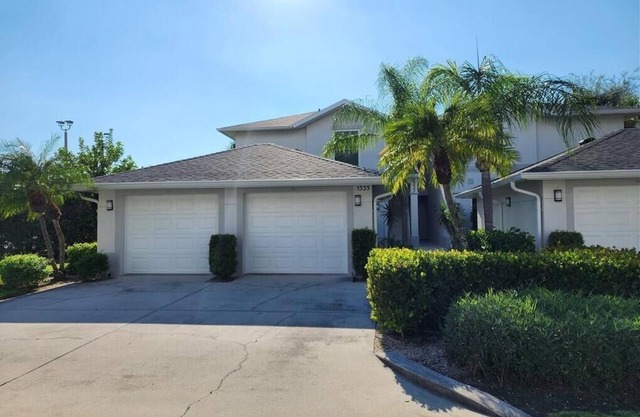 Naples Imperial Golf Condo Overlooking Gomez Tennis Academy