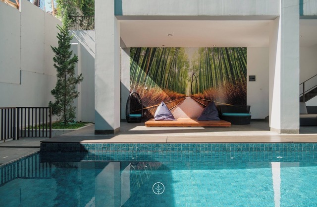 Narwastu Hill View Villa 6 bedrooms with a private slide pool