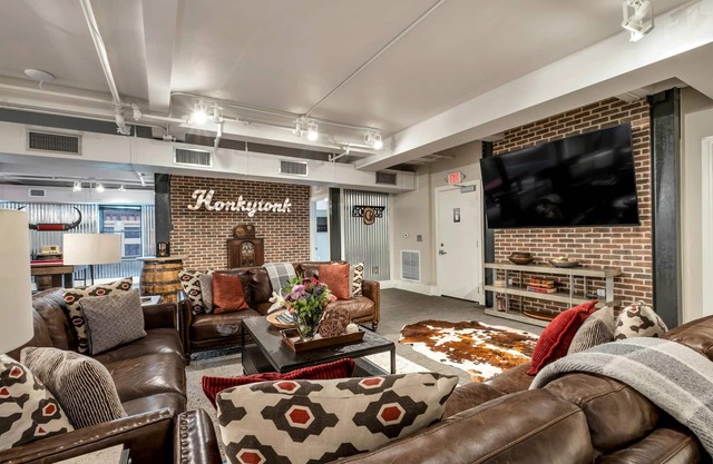 Nashville Honky Tonk Suite: 6 BR by Maddox Hotel