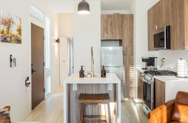 Native Falls Cabin (1BR Modern) - 1 bedroom, 1 bath Deluxe Cabin