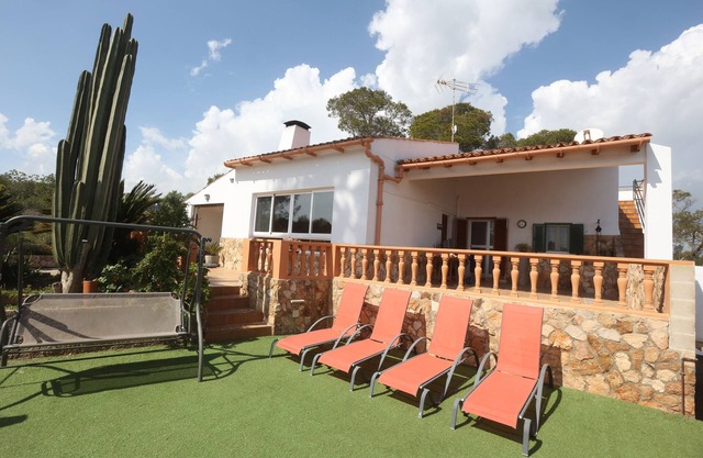 Natura Park Field House Cala Mondrago