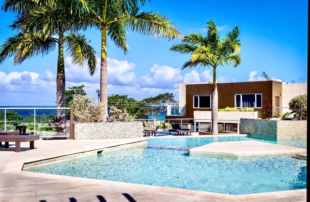 Nautical Homes 2, Ocean Front/View, Free Wifi, A/C, Hot Tub, BBQ Grill. Balcony