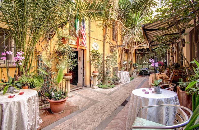 Navona Gallery Suites