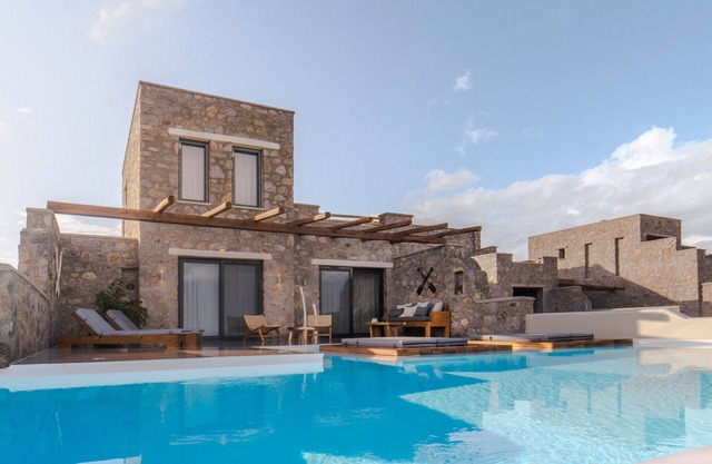 Naxos Privilege Villas