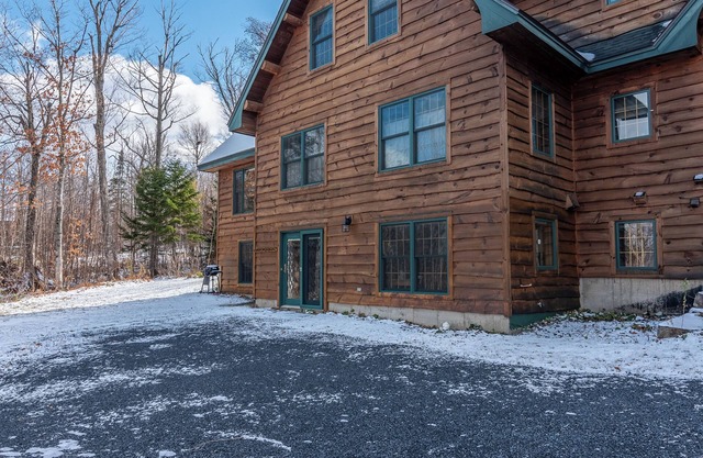 nCharming apartment situated on West Mountain.