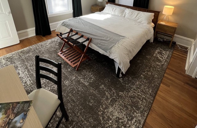 NE Minneapolis Brick Beauty- Unit 2