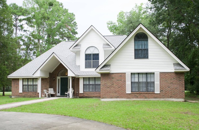 Near Beaufort, Port Royal, Parris Island, Hunting Island, & Golf!