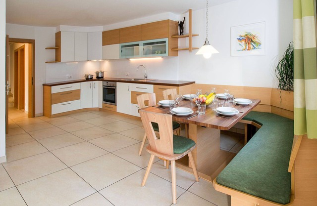 Near center, quiet location - modern and spacious - terrace with panoramic views