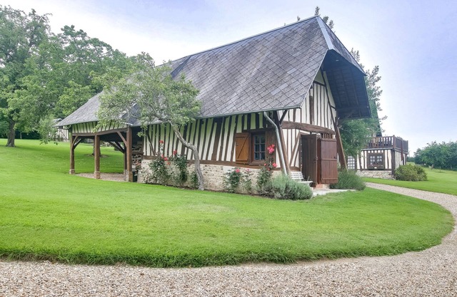 NEAR DEAUVILLE TYPICAL HOUSE NORMANDE 6 PEOPLE ACCESS BEACH CAB