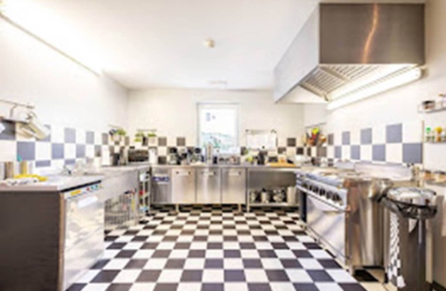 Near Durbuy: Family or friendly gîte with 5 bedrooms and 5 private bathrooms
