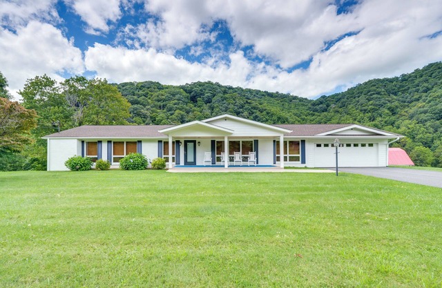 Near Hiking: Home w/Trout Stream in Bakersville!