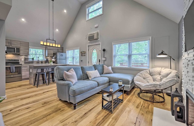 Near Lakes & Resorts: Pet-Friendly Long Pond Abode