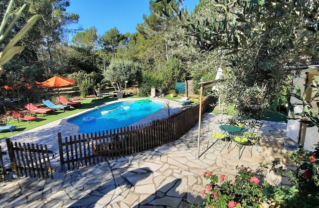 Near Les Arcs, beautiful single storey villa with swimming pool on 1/2 ha.