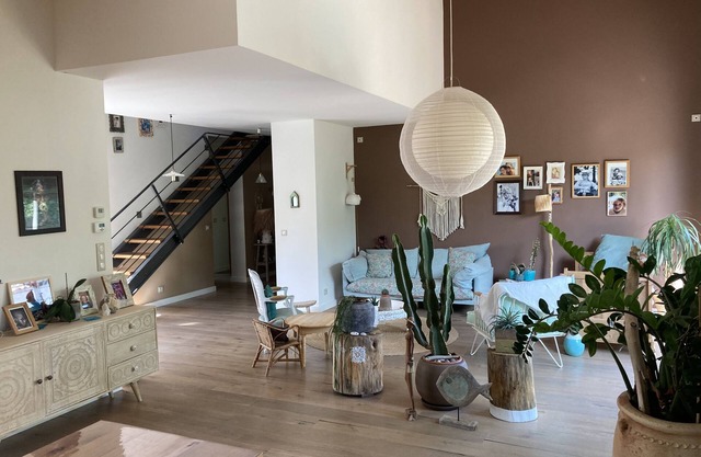 Near Montpellier Villa with swimming pool in the heart of the village