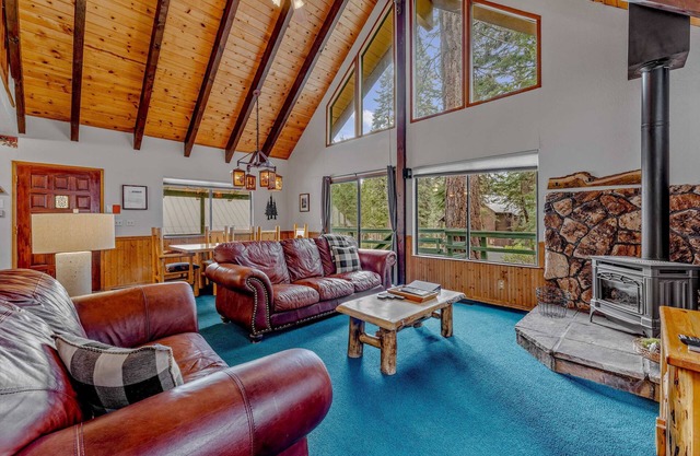 Near Northstar: Wooded Retreat with Deck & Loft