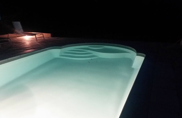 Near Sarlat: Amazing 18th. c. property, 2.5 acres private garden, heated pool
