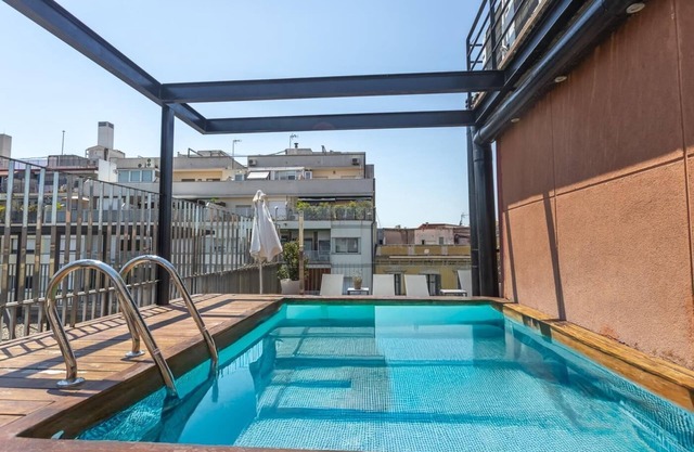 Near the Picasso Museum with pool 3 rooms 8 pax - free WiFi