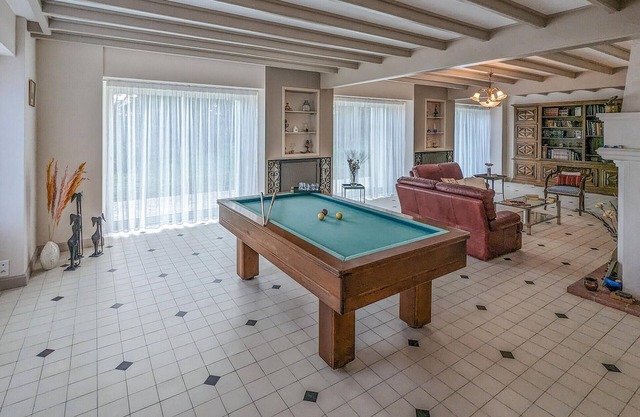 Near the river Garonne welcomes you this spacious and family-friendly cottage with a large garden.