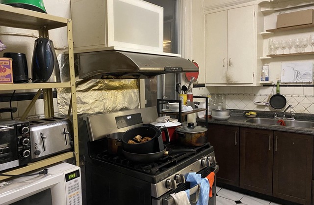 Nearby KensingtonMarket, Core downtown, 5 minutes to bus, streetcar, supermarket
