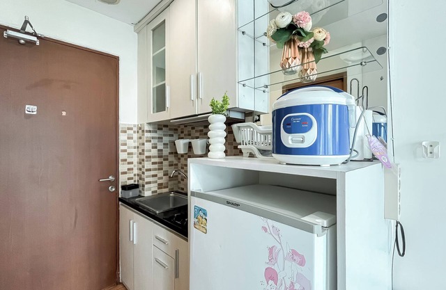 Neat Studio Room At Tifolia Apartment