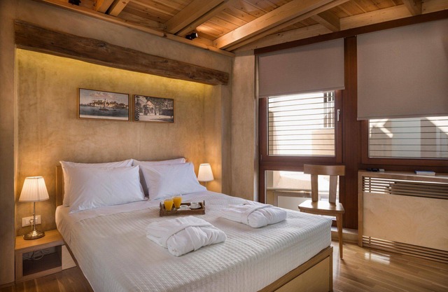 Neoria Houses