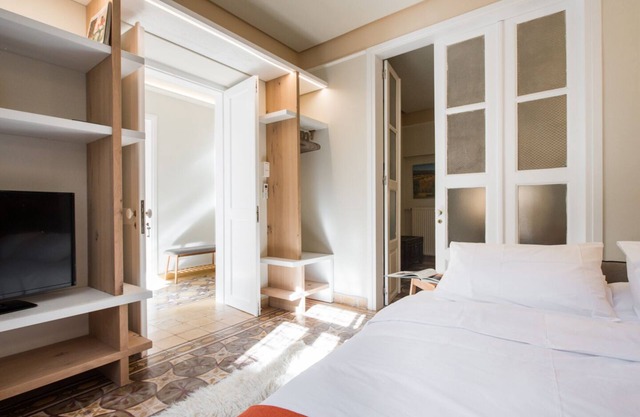 Nest, just a few steps from Acropolis!