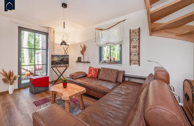 Neu Errichtetes Ferienhaus in Ruhiger Wohngegend mit Parkplatz, Sauna und Wlan