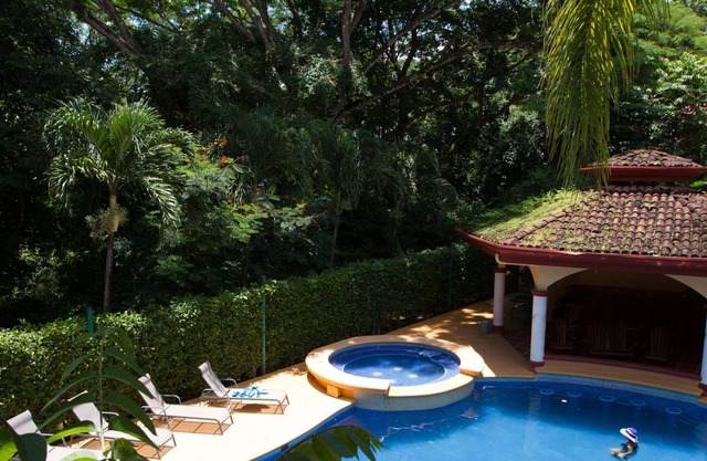 New 2 Br 2 Ba Beach Villa - Tropical Pool - AC / WiFi (Steps to Beach) - Nosara