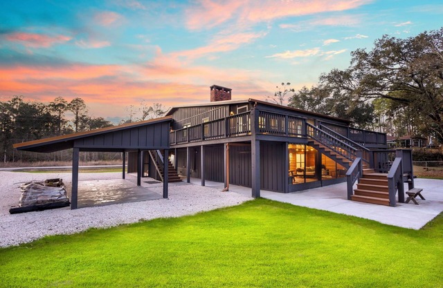 New 2024 Waterfront Whole House - Secluded, Modern, Upscale - Groups & Families
