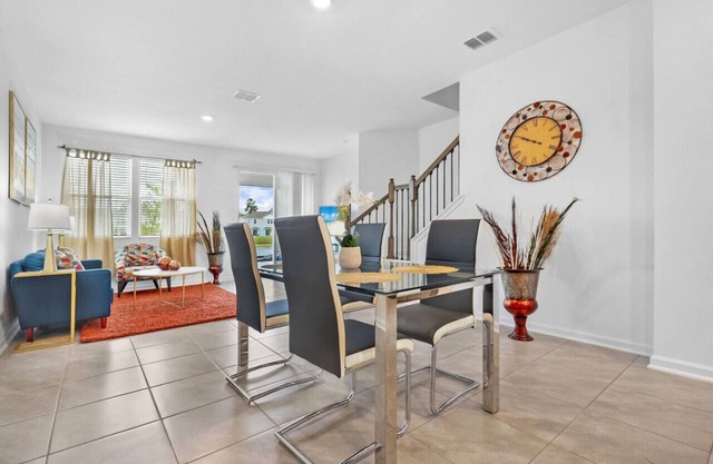 New 3-Bedroom Lakeview Townhouse