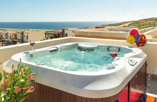 ¡New 3BR-3.5BA w/Pool, Terrace, Jacuzzi, Golf Course & Oceanview!