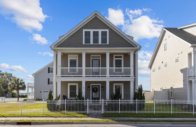 NEW 4BD 4.5BA Home W/Incredible Beaufort Bridge Views, on Town Creek Marina