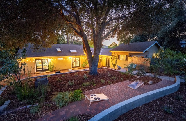 New 4BR GREAT Location Sleeps 11