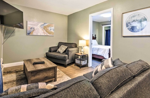 NEW! Adorable Pensacola Villa ~ 8 Mi to Downtown!