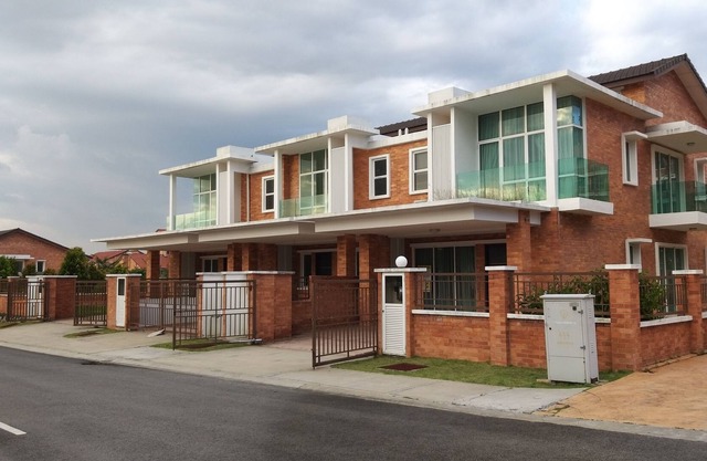 New and Classic Homestay 2 Storey House