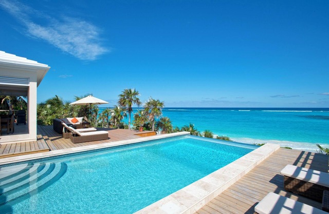 New Beachfront Home w/Private Pool, Banks Rd