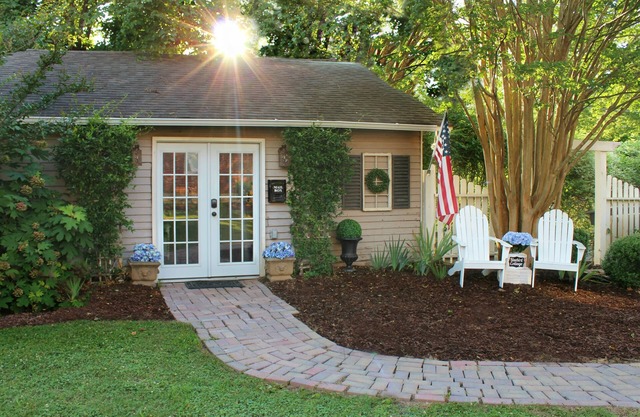 *NEW* Bluebird Cottage in the Heart of Historic Downtown Franklin