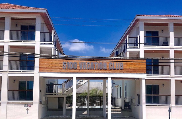 New Boutique Hotel/Condo 1.5 blocks from the beach & boardwalk #3