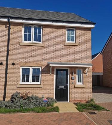 New Build - Free Parking - Wifi - Contractors