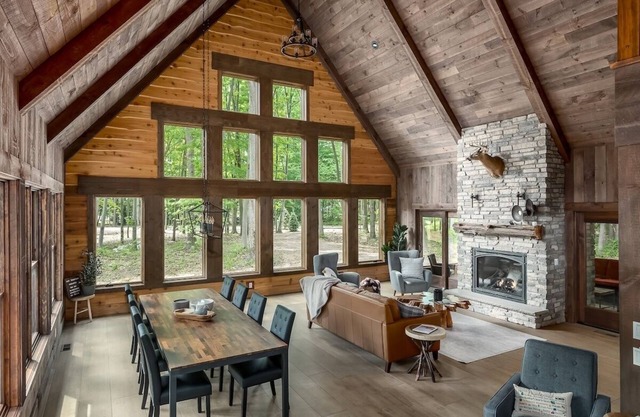 New Build Luxury Wooded Lodge Steps From Lake MI