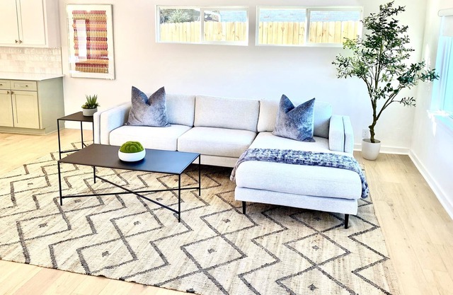 New! Chic & Modern 3BR Home in North Austin!