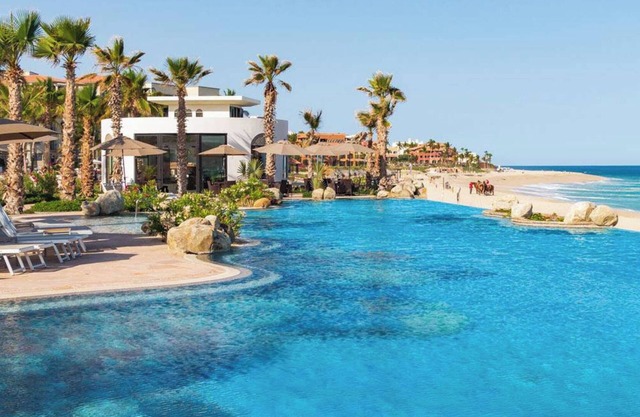 NEW! Chic resort in perfect San José del Cabo with fitness room